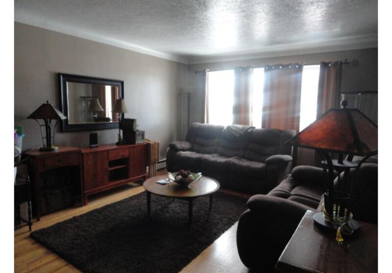 981 Mohawk Rd E, Hamilton